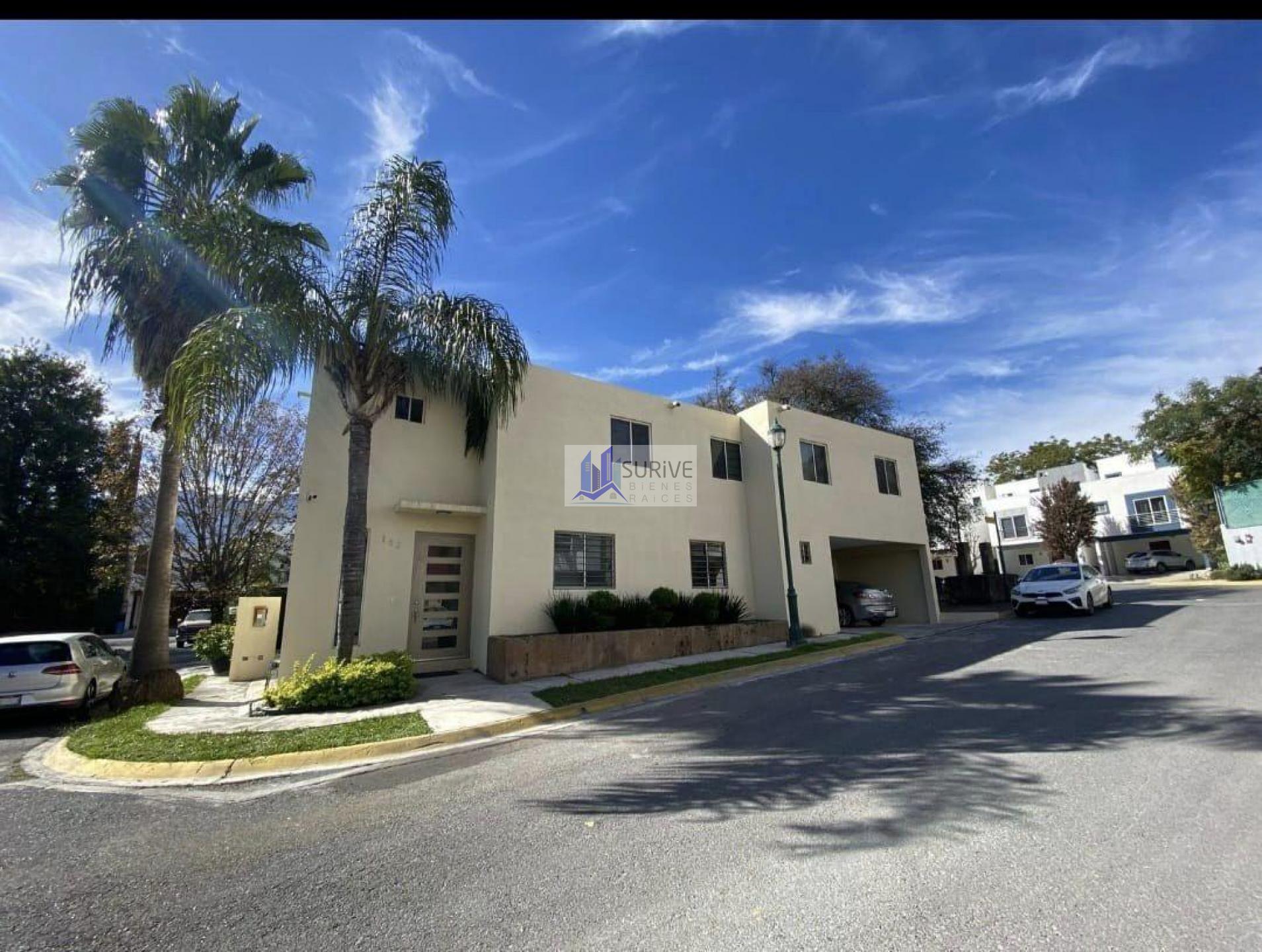 CASA EN VENTA ZONA SUR CARRETERA NACIONAL
